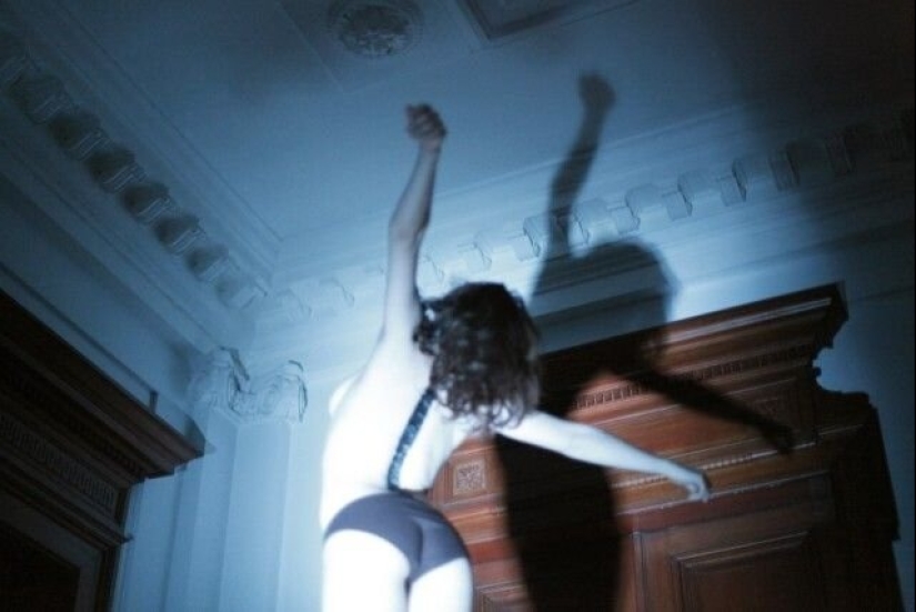 Belgian photographer Lara Gasparatto: getting to the bottom of things and events