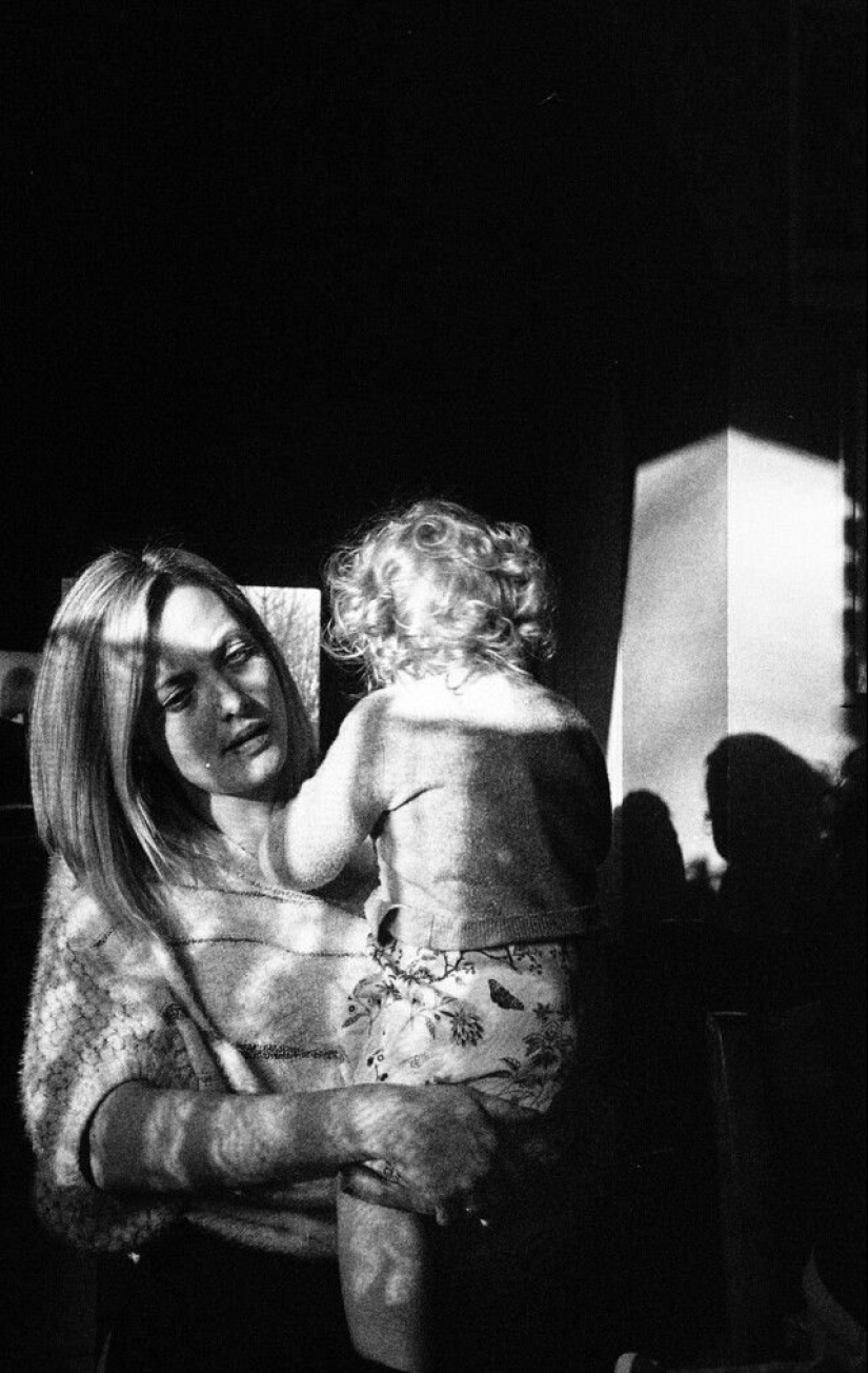 Belgian photographer Lara Gasparatto: getting to the bottom of things and events