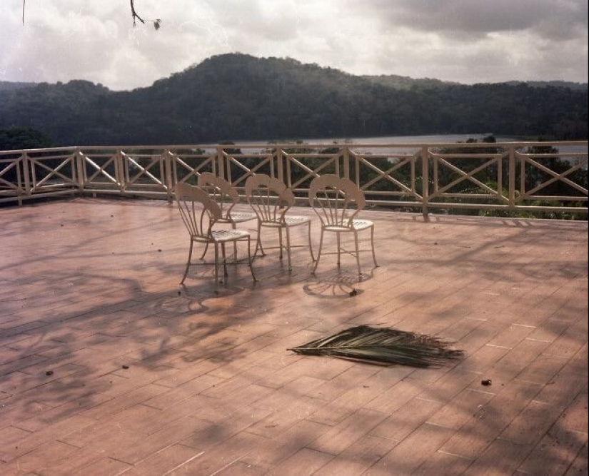 Belgian photographer Lara Gasparatto: getting to the bottom of things and events