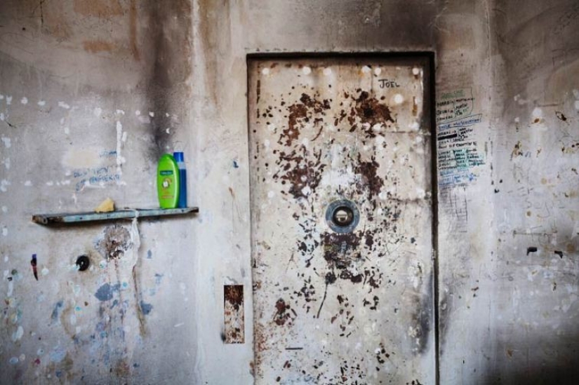 Beyond the bars: a project by French photographer Grégoire Korganov