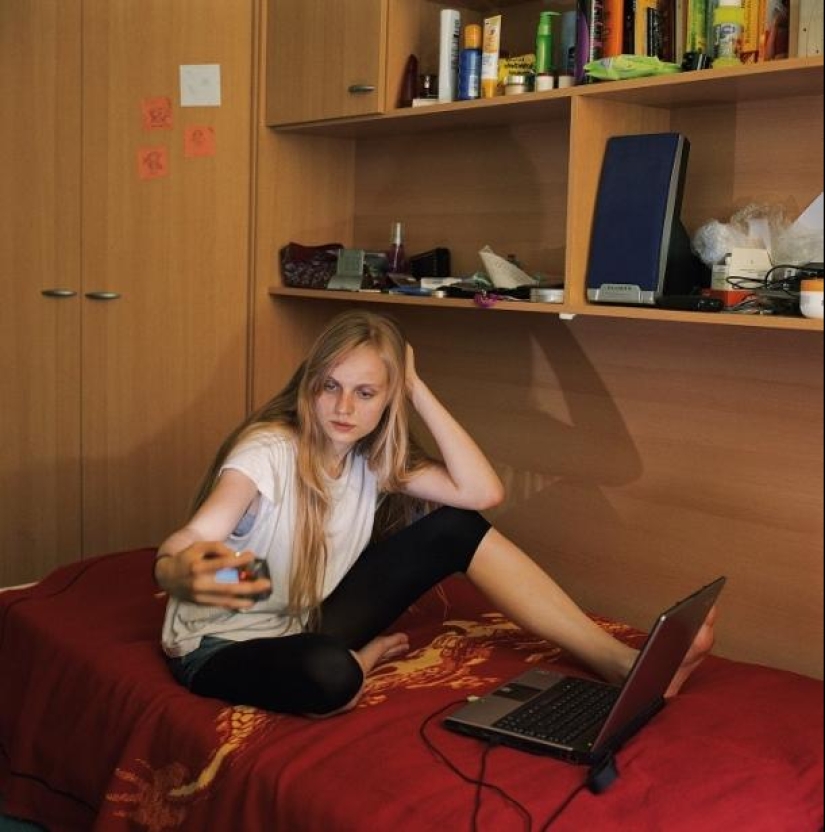 "Beyond the Selfie" - a project by Wolfram Hahn