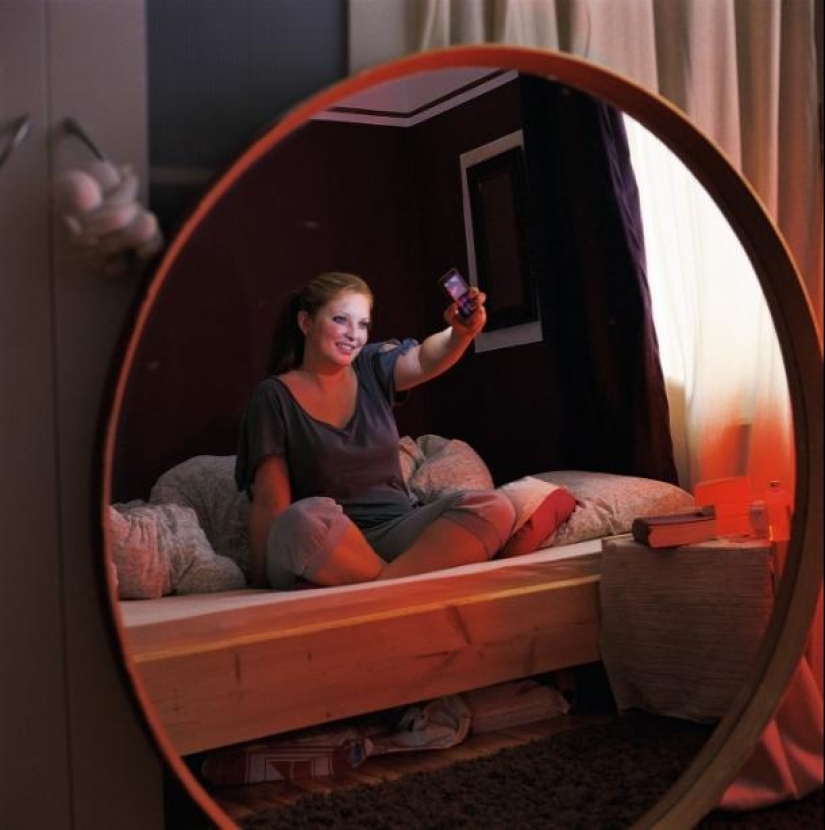 "Beyond the Selfie" - a project by Wolfram Hahn