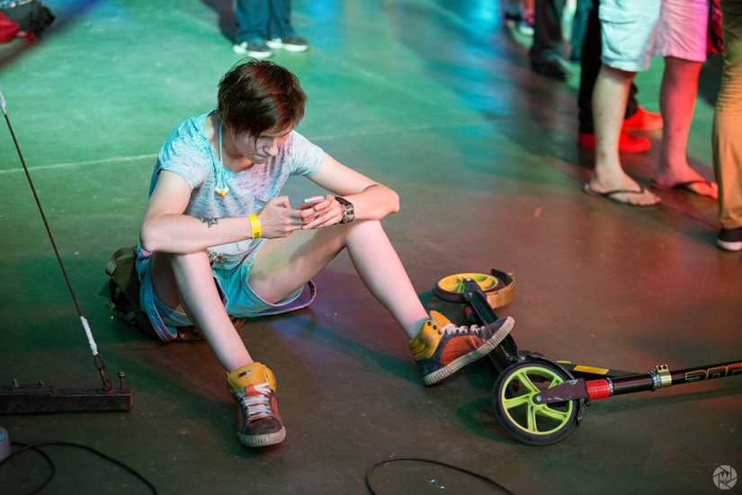 Bicho raro con la letra "g": Convención de cómics geeks Mossow Bicho raro con la letra "g": Convención de cómics geeks Mossow