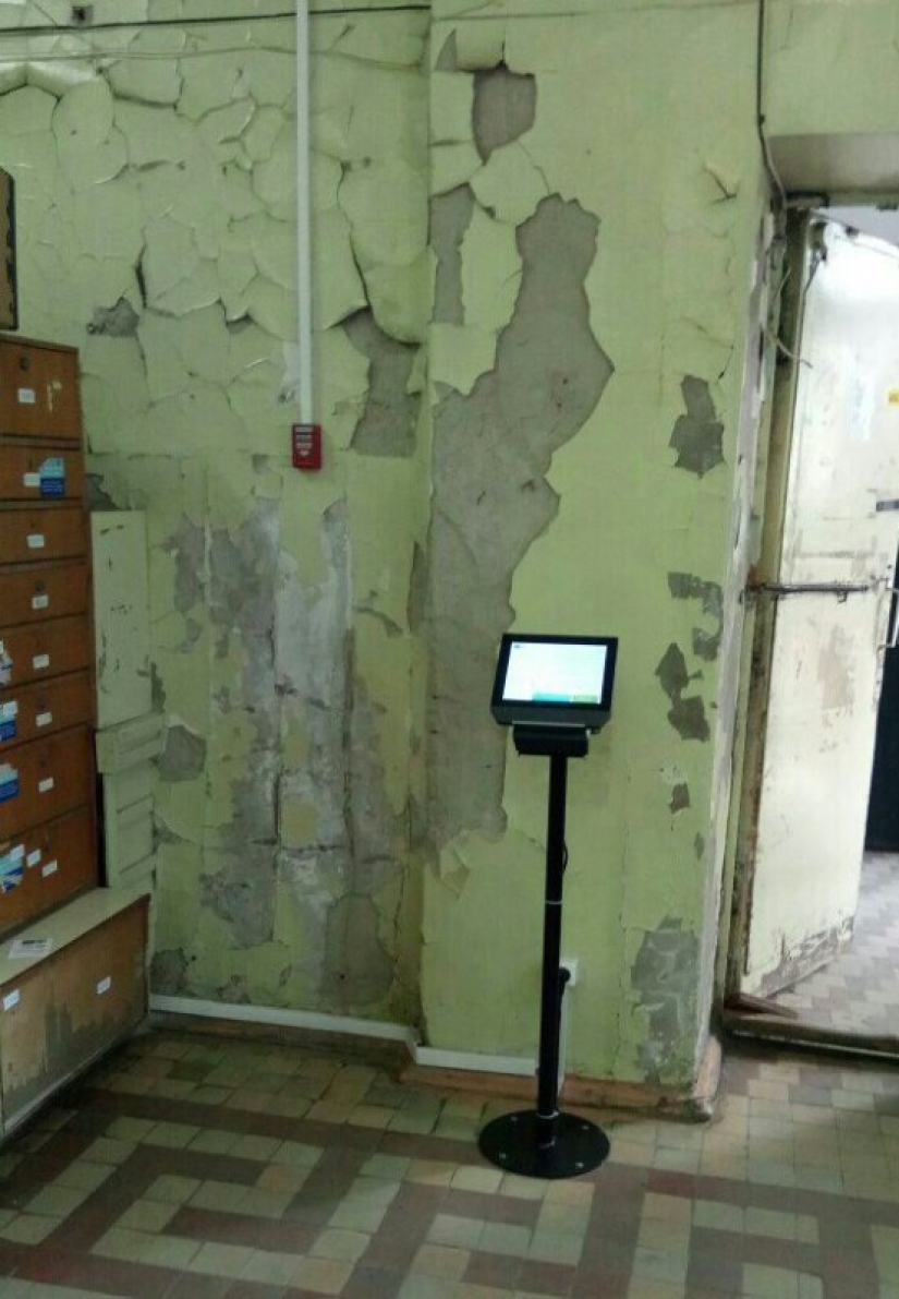 Bien hecho, Internet! Las redes sociales ridiculizaron a la oficina de correos de Omsk, y fue reparada en un instante