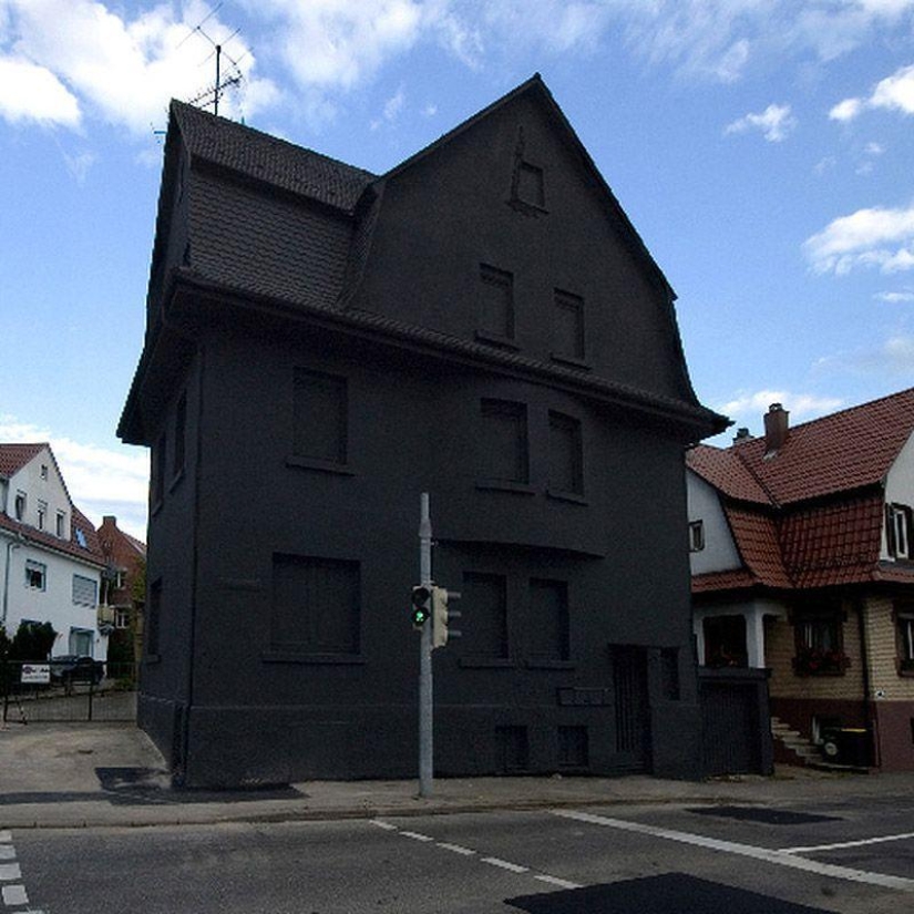 black house black house