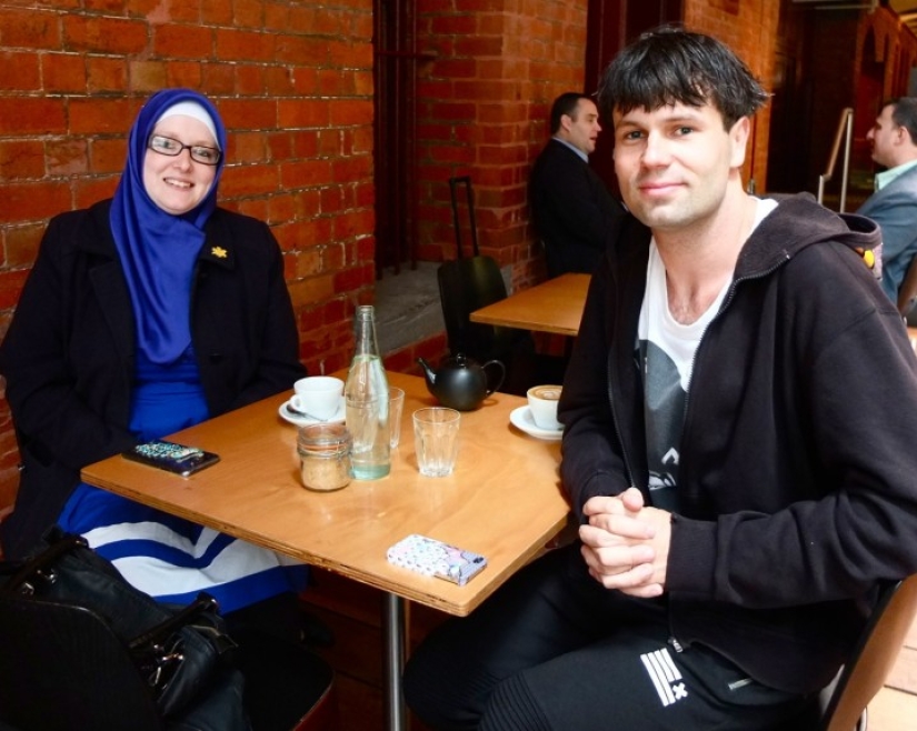 Blogger tomará café con cada uno de los 1000 amigos de Facebook para comunicarse en vivo