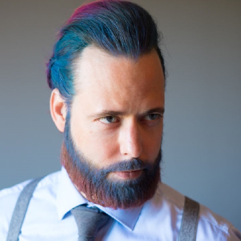 Blue beard: Male mermaids dye their beards different colors Blue beard: Male mermaids dye their beards different colors
