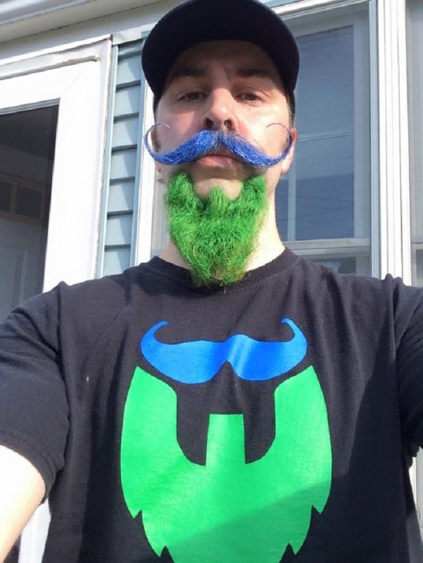 Blue beard: Male mermaids dye their beards different colors Blue beard: Male mermaids dye their beards different colors