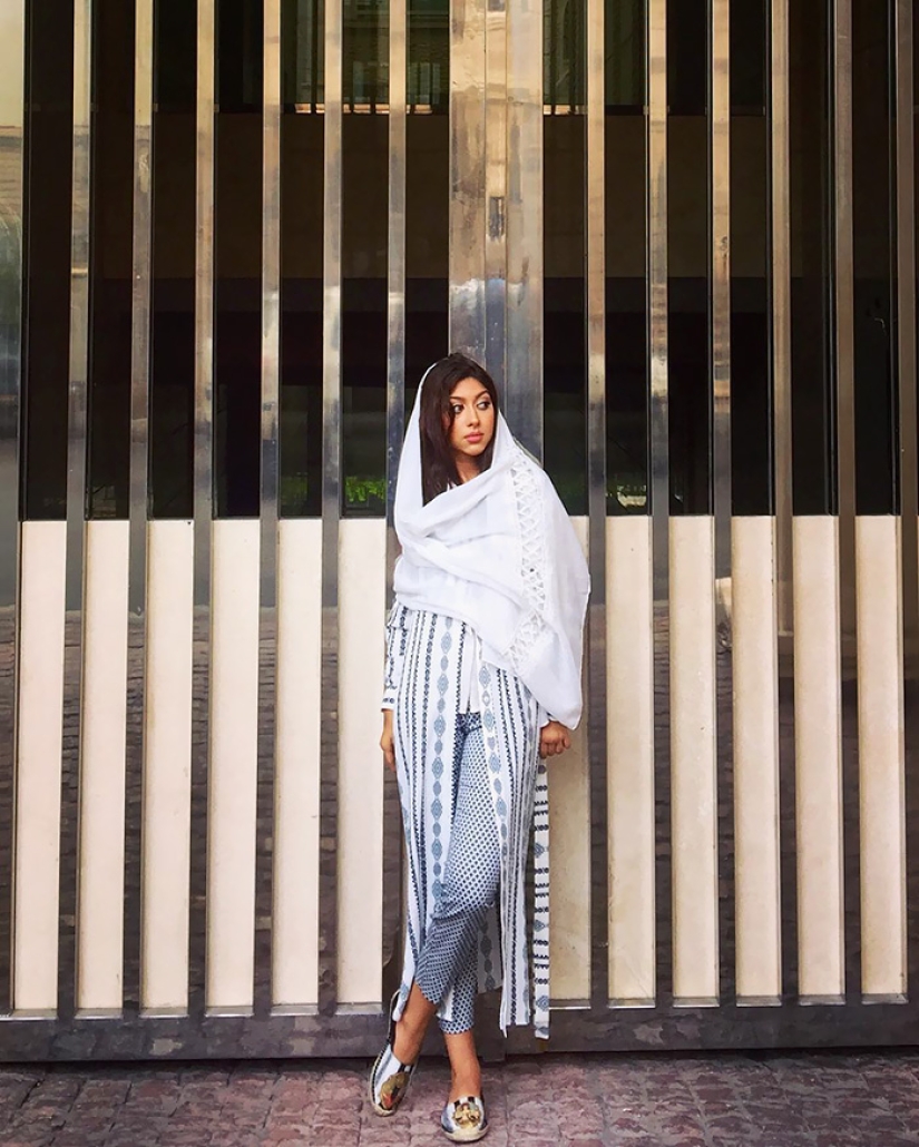 Bold Iranian fashionistas in sneakers destroy stereotypes