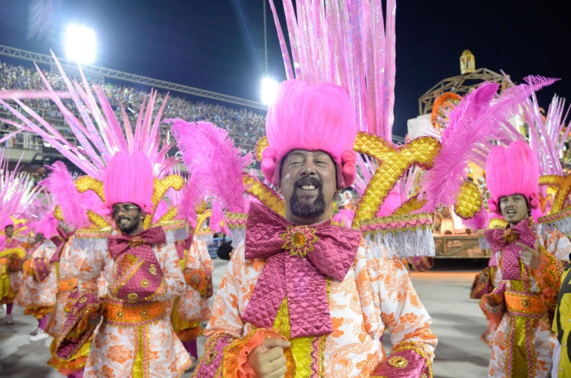 Brazilian Carnival 2017: highlights and revealing costumes Brazilian Carnival 2017: highlights and revealing costumes