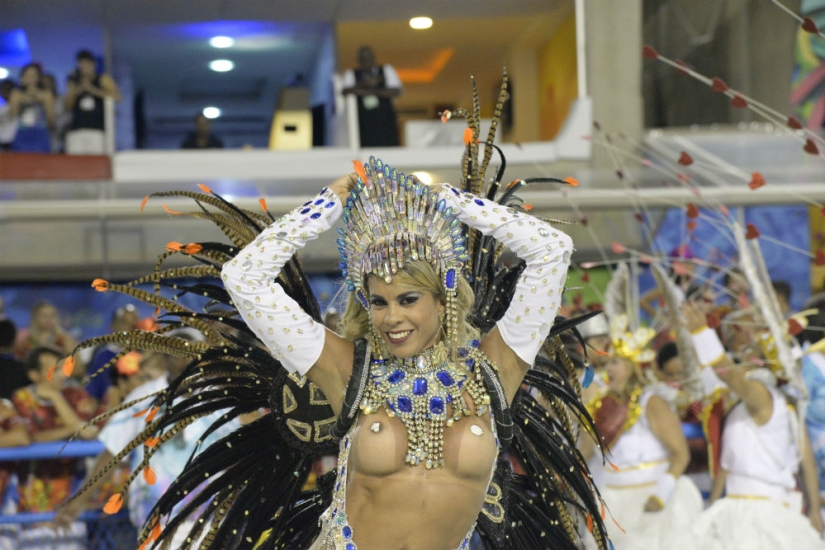 Brazilian Carnival 2017: highlights and revealing costumes Brazilian Carnival 2017: highlights and revealing costumes