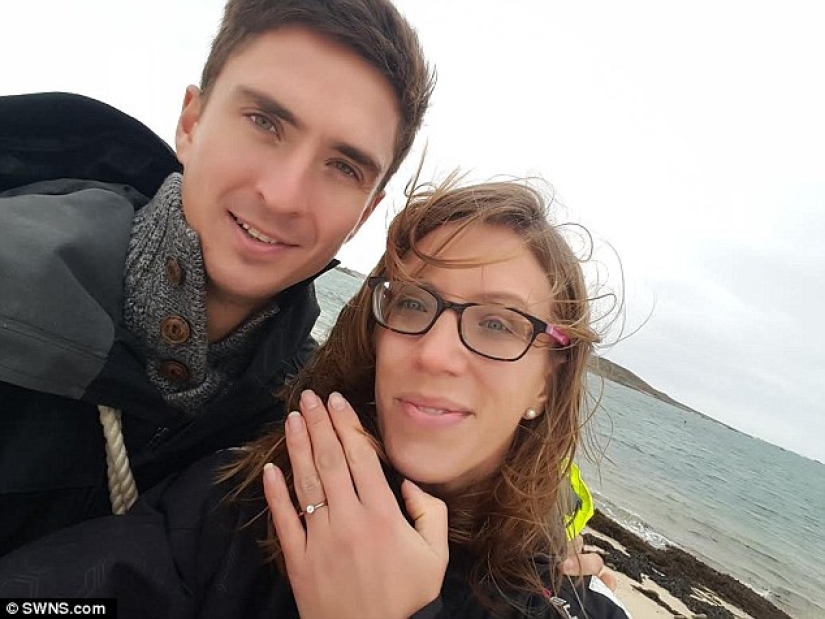 Bristol police prevented the wedding from breaking down by taking out a lost engagement ring from the bottom of the bay