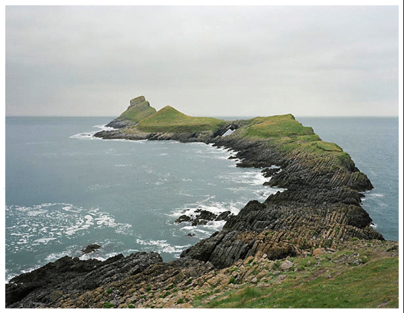 British coast at high and low tide
