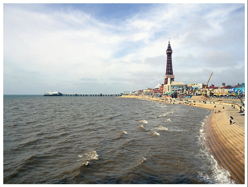 British coast at high and low tide