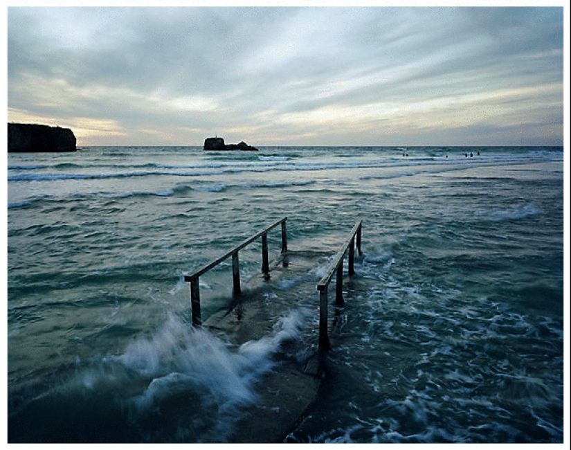 British coast at high and low tide
