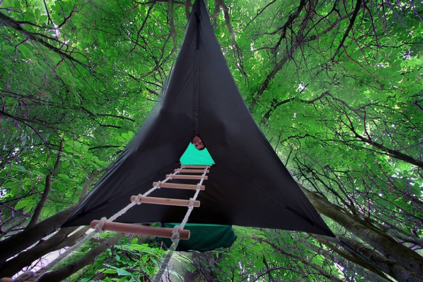 British designer's tent lets you spend the night in a tree