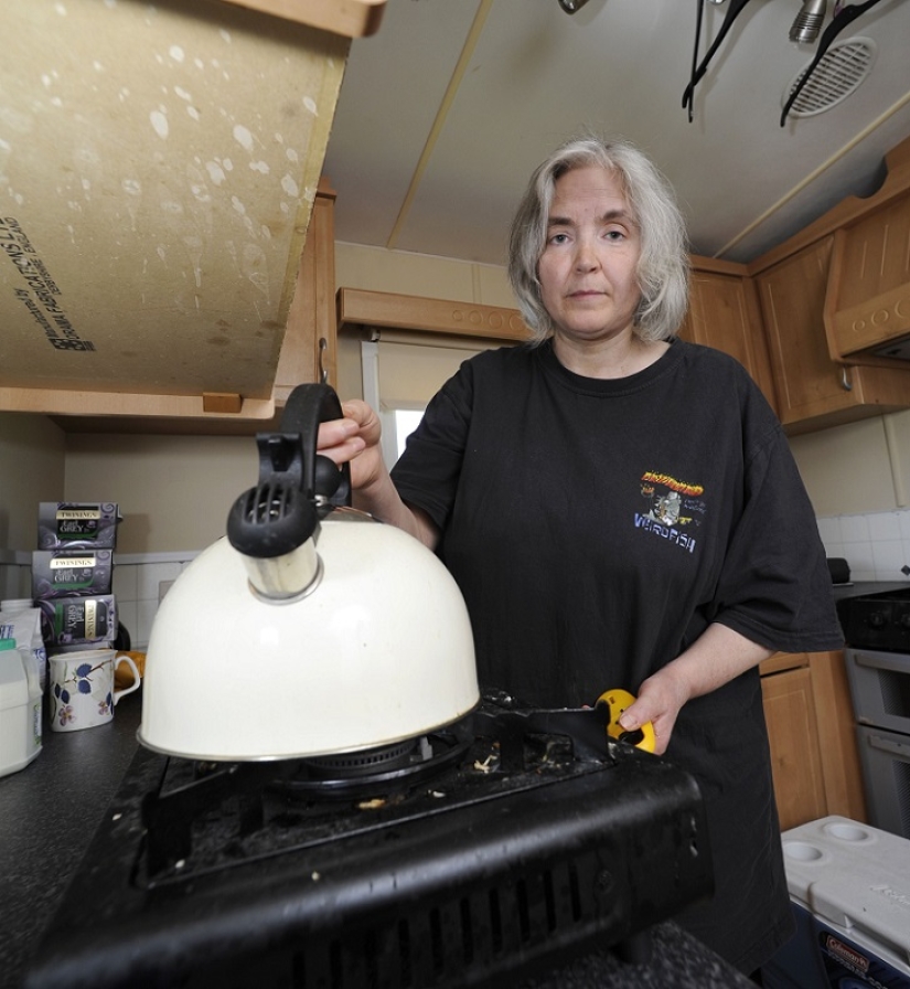 British woman 'allergic' to electricity British woman 'allergic' to electricity