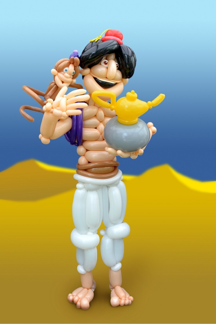 Briton recreates movie scenes with balloons Briton recreates movie scenes with balloons