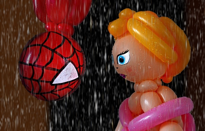 Briton recreates movie scenes with balloons Briton recreates movie scenes with balloons