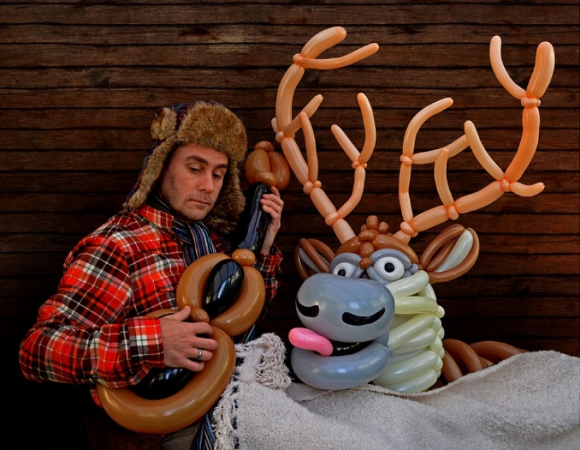 Briton recreates movie scenes with balloons Briton recreates movie scenes with balloons