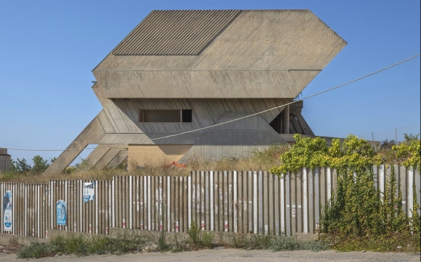 BRUTALISM FROM NAPLES TO TRIESTE