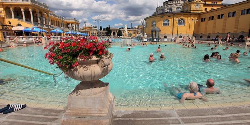 Budapest is a happy capital. What to do in the city?