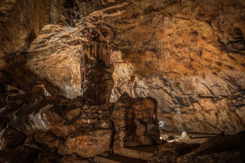 Bulgaria: Syeva Dupka Cave Bulgaria: Syeva Dupka Cave