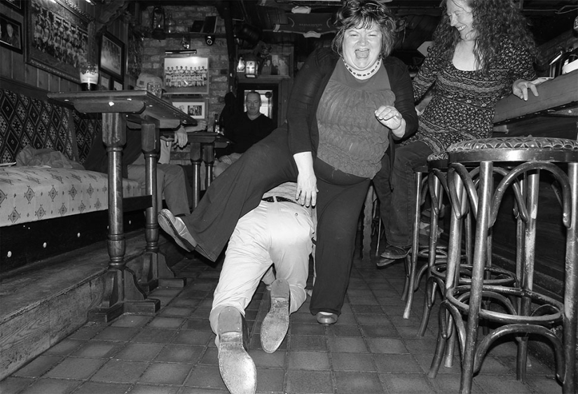 Burdeles de Petya: para aquellos que se perdieron la exposición fotográfica del experto en cortesanas, la mostramos en línea Burdeles de Petya: para aquellos que se perdieron la exposición fotográfica del experto en cortesanas, la mostramos en línea