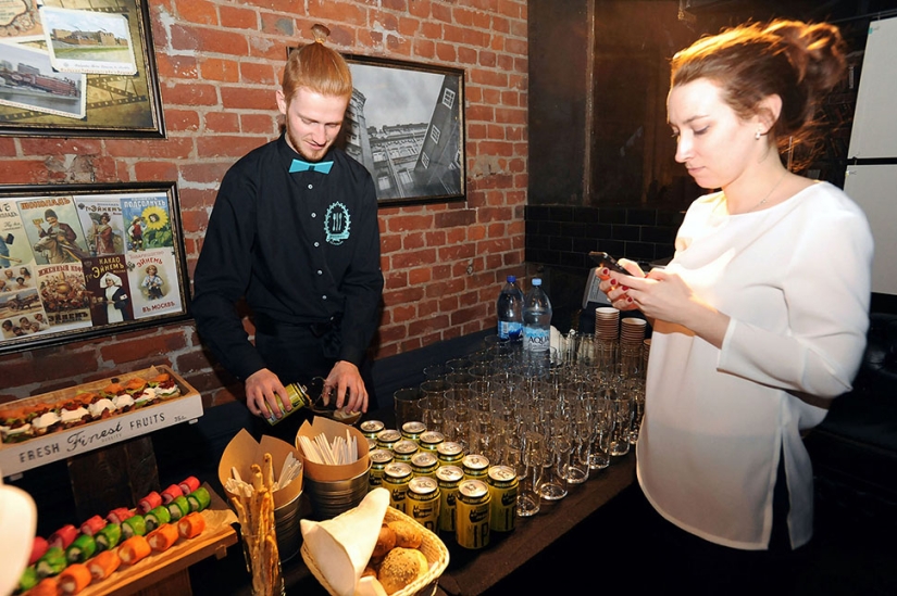 Burdeles de Petya: para aquellos que se perdieron la exposición fotográfica del experto en cortesanas, la mostramos en línea Burdeles de Petya: para aquellos que se perdieron la exposición fotográfica del experto en cortesanas, la mostramos en línea