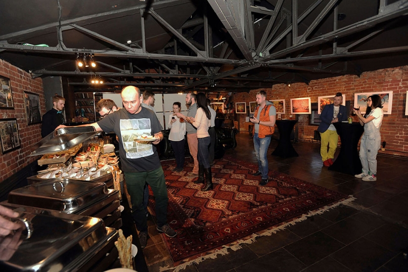 Burdeles de Petya: para aquellos que se perdieron la exposición fotográfica del experto en cortesanas, la mostramos en línea Burdeles de Petya: para aquellos que se perdieron la exposición fotográfica del experto en cortesanas, la mostramos en línea