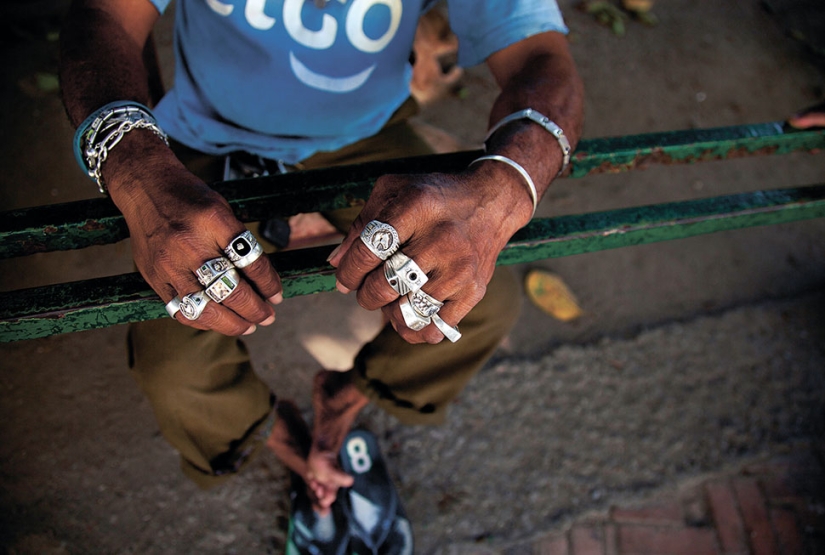 Burdeles de Petya: para aquellos que se perdieron la exposición fotográfica del experto en cortesanas, la mostramos en línea Burdeles de Petya: para aquellos que se perdieron la exposición fotográfica del experto en cortesanas, la mostramos en línea