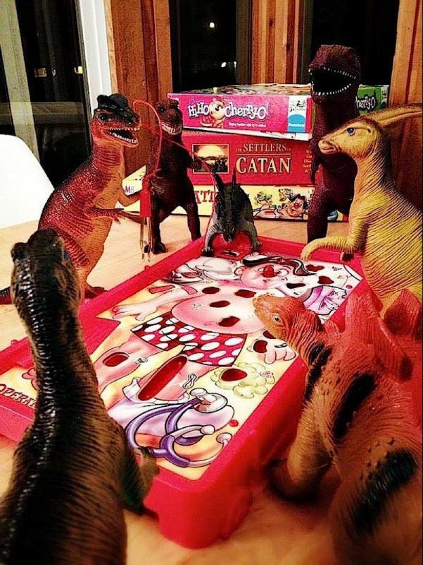 Cada noche los dinosaurios tienen una fila Cada noche los dinosaurios tienen una fila