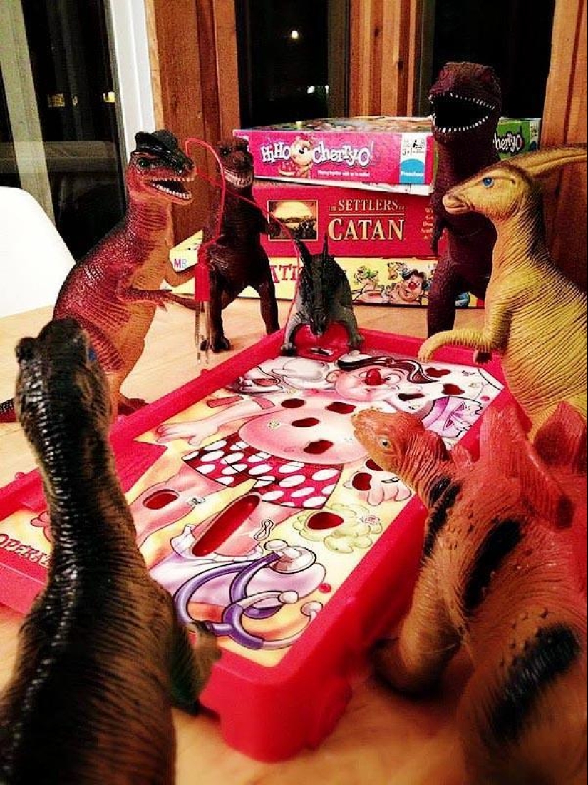 Cada noche los dinosaurios tienen una fila Cada noche los dinosaurios tienen una fila