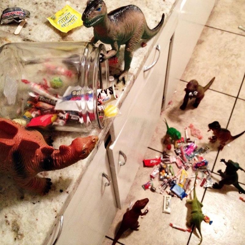 Cada noche los dinosaurios tienen una fila Cada noche los dinosaurios tienen una fila