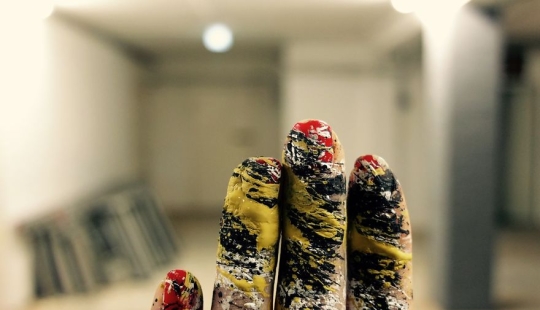 Cada vez que hago arte, también me transformo a mí mismo en una obra de arte.