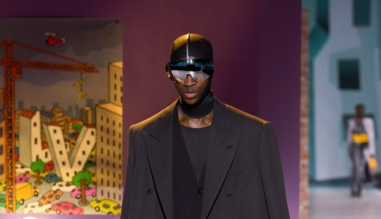 ¿Cansado? Entonces definitivamente necesitas una bolsa de almohada como en los desfiles de JW Anderson y Louis Vuitton.