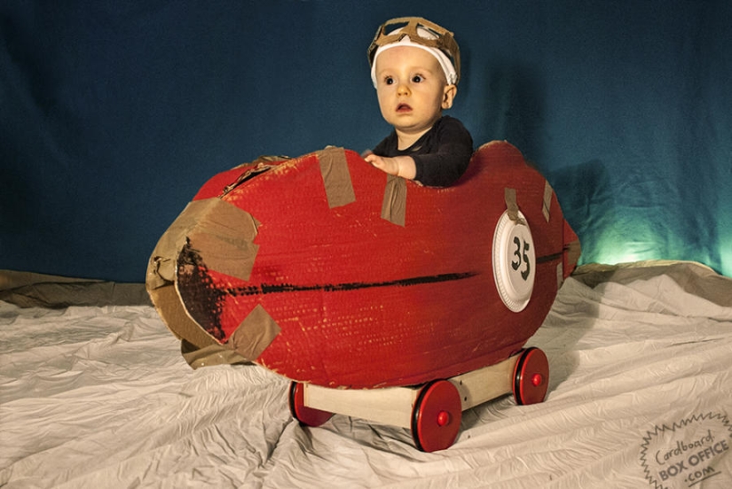 Cardboard Movies: Funny Parents Recreate Famous Movies Cardboard Movies: Funny Parents Recreate Famous Movies