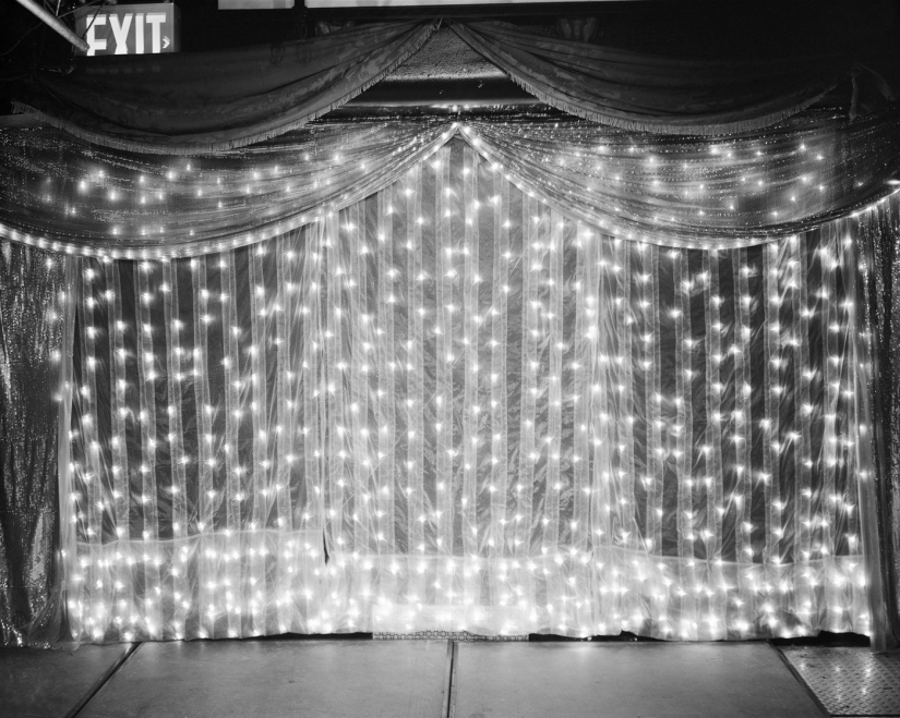 Carriage—to-Pumpkin: New York City Street Scenes early Sunday morning Carriage—to-Pumpkin: New York City Street Scenes early Sunday morning