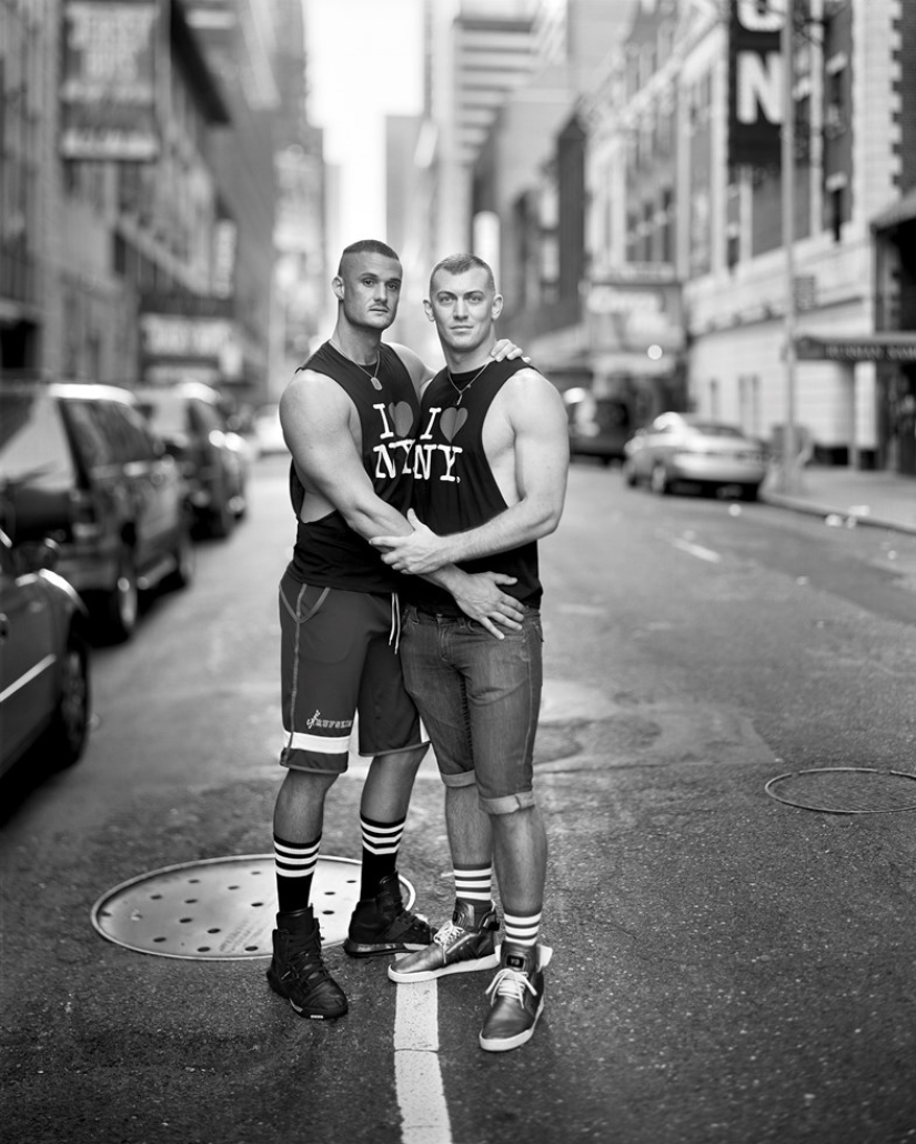 Carruaje a Calabaza: Escenas Callejeras de la Ciudad de Nueva York el domingo por la mañana temprano Carruaje a Calabaza: Escenas Callejeras de la Ciudad de Nueva York el domingo por la mañana temprano