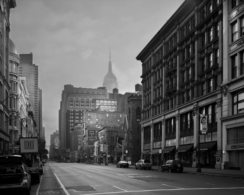 Carruaje a Calabaza: Escenas Callejeras de la Ciudad de Nueva York el domingo por la mañana temprano Carruaje a Calabaza: Escenas Callejeras de la Ciudad de Nueva York el domingo por la mañana temprano