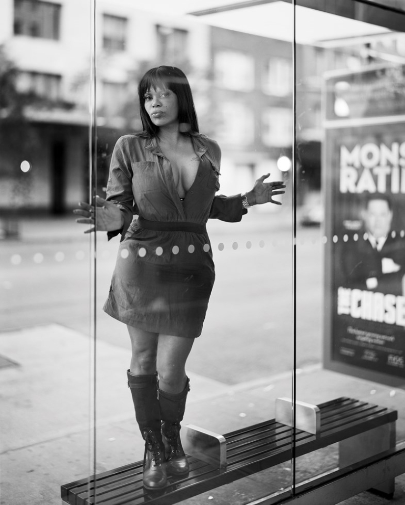 Carruaje a Calabaza: Escenas Callejeras de la Ciudad de Nueva York el domingo por la mañana temprano Carruaje a Calabaza: Escenas Callejeras de la Ciudad de Nueva York el domingo por la mañana temprano