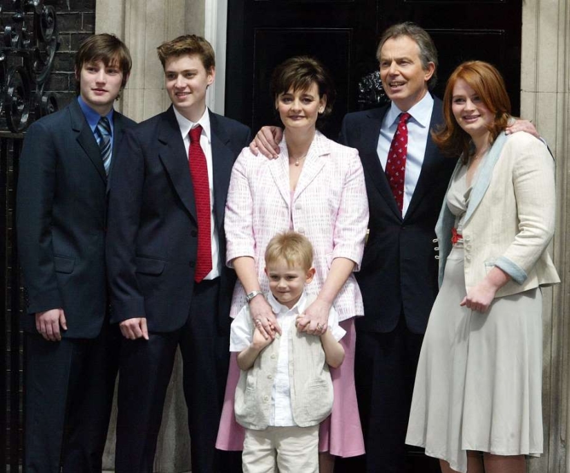 Celebrity moms who gave birth after 40 Celebrity moms who gave birth after 40