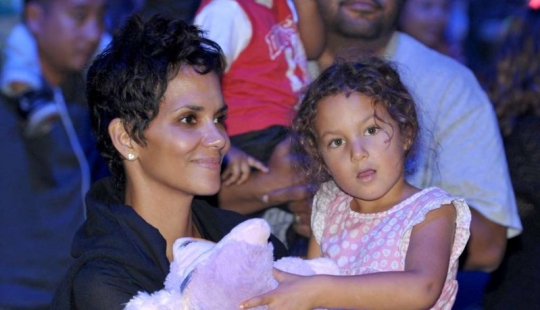 Celebrity moms who gave birth after 40 Celebrity moms who gave birth after 40