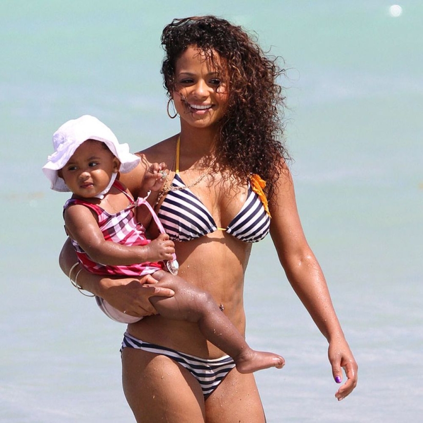 Celebrity moms with great bodies Celebrity moms with great bodies