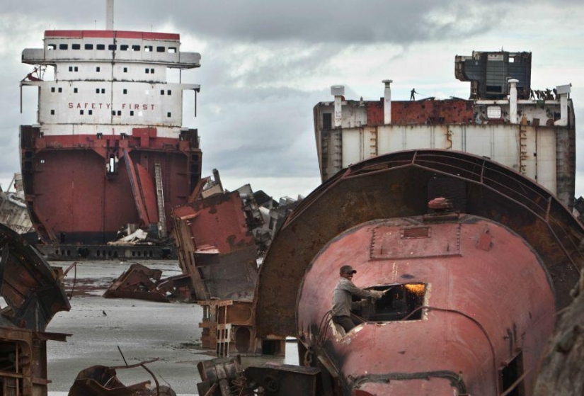 Cementerio de barcos en Chittagong