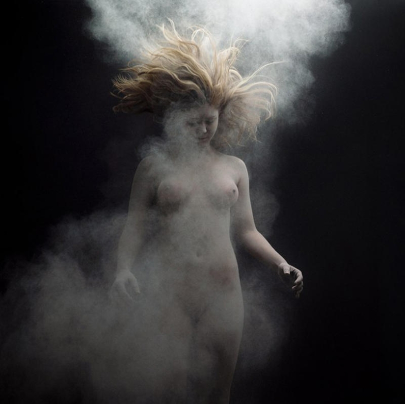 Cenizas - erótica no trivial por Olivier Valsecchi Cenizas - erótica no trivial por Olivier Valsecchi
