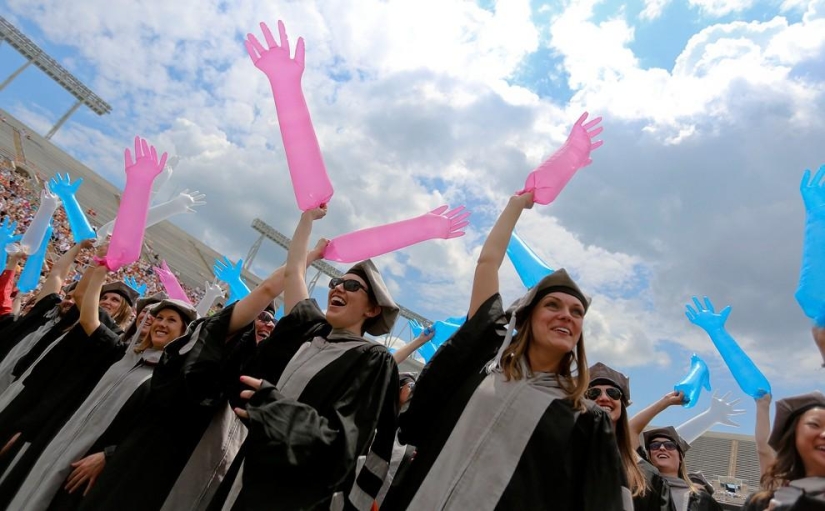 Ceremonias de graduación en todo el mundo. Ceremonias de graduación en todo el mundo.