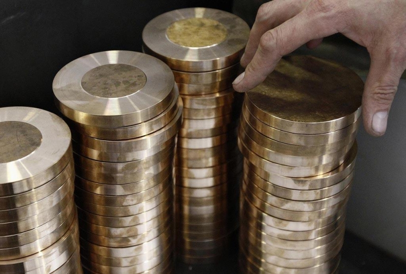 Cherished 535 grams: how Olympic medals are made