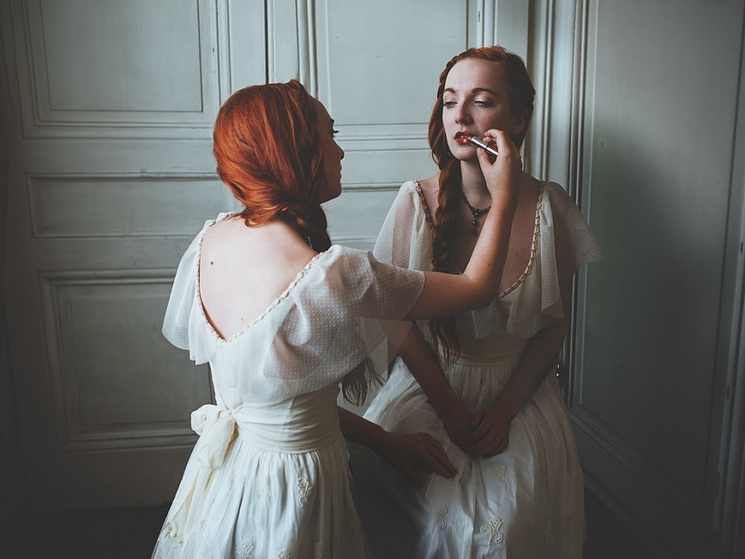 Chica y su amigo invisible