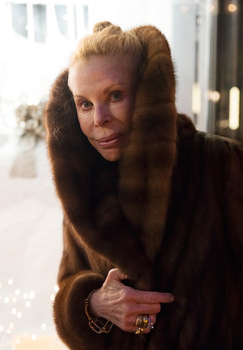 Chicas de edad elegante de Manhattan y Beverly Hills